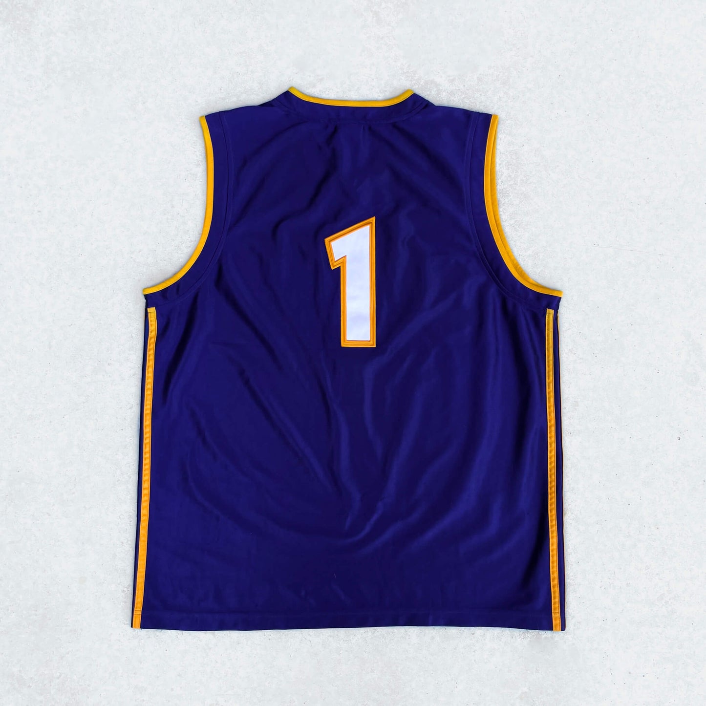Adidas basketball jersey (XL)