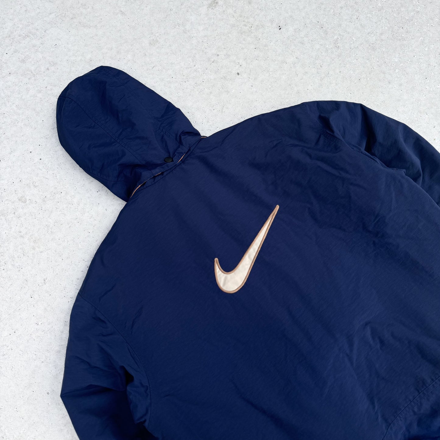 Nike puffer jakke big logo (M)