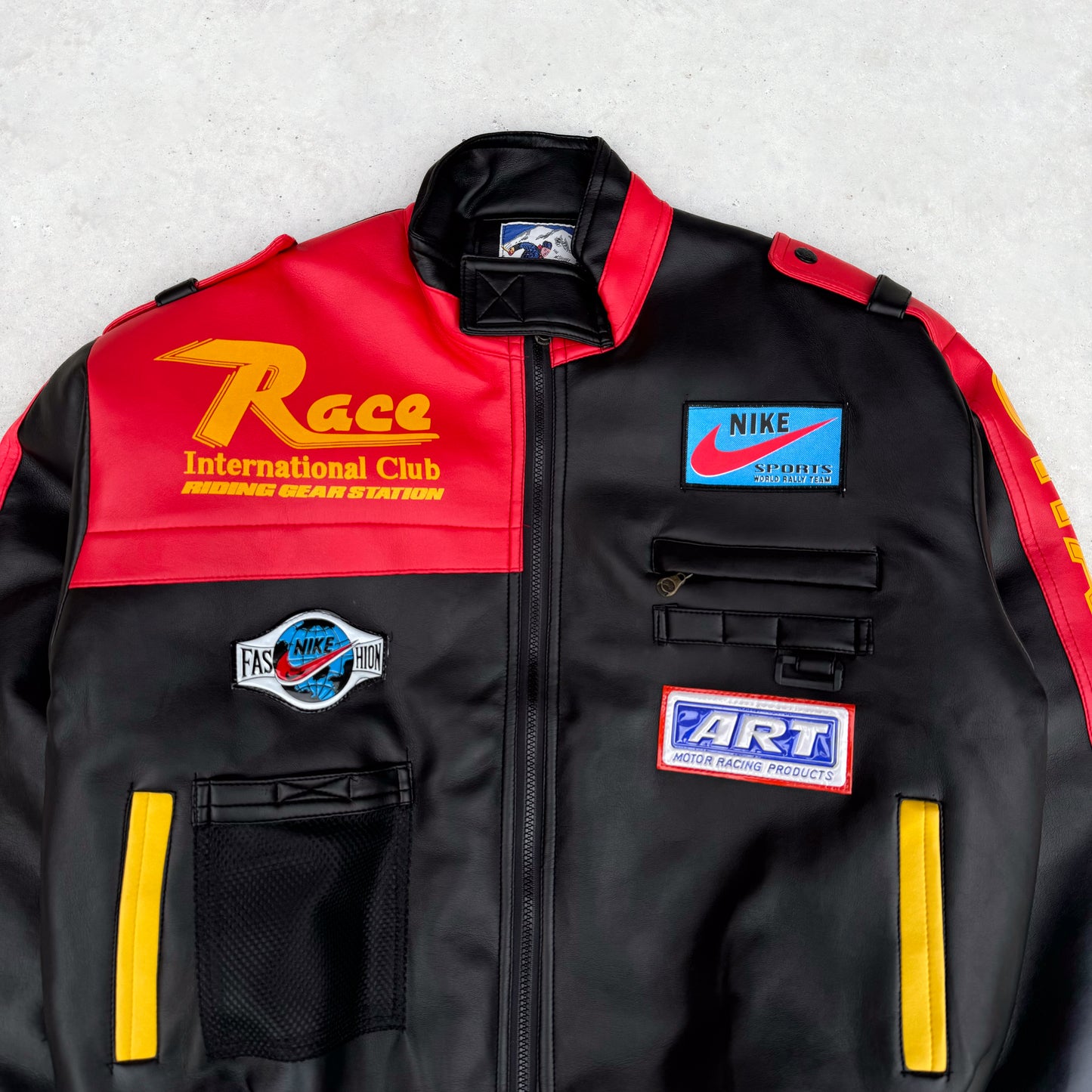Vintage læderjakke med Nike patches (XL)