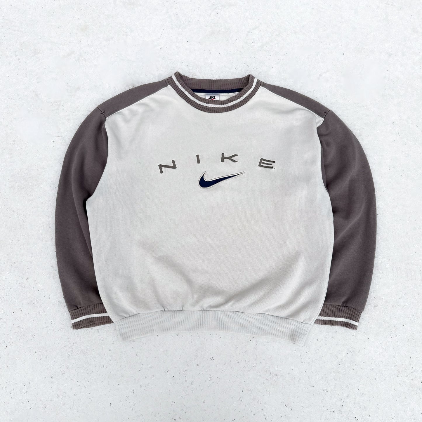 Nike heavyweight sweatshirt (M)