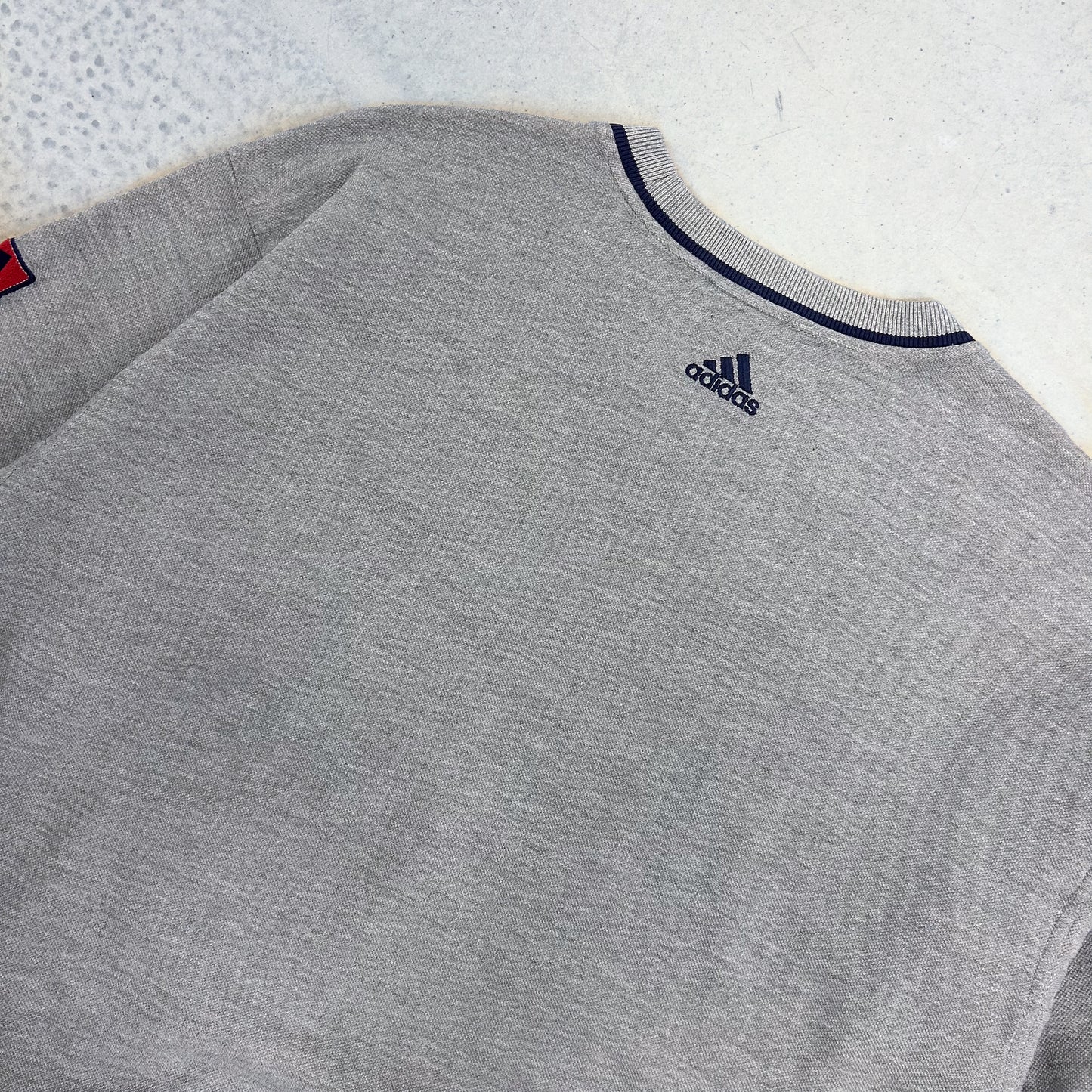 Adidas 2000's heavyweight sweatshirt (XL)