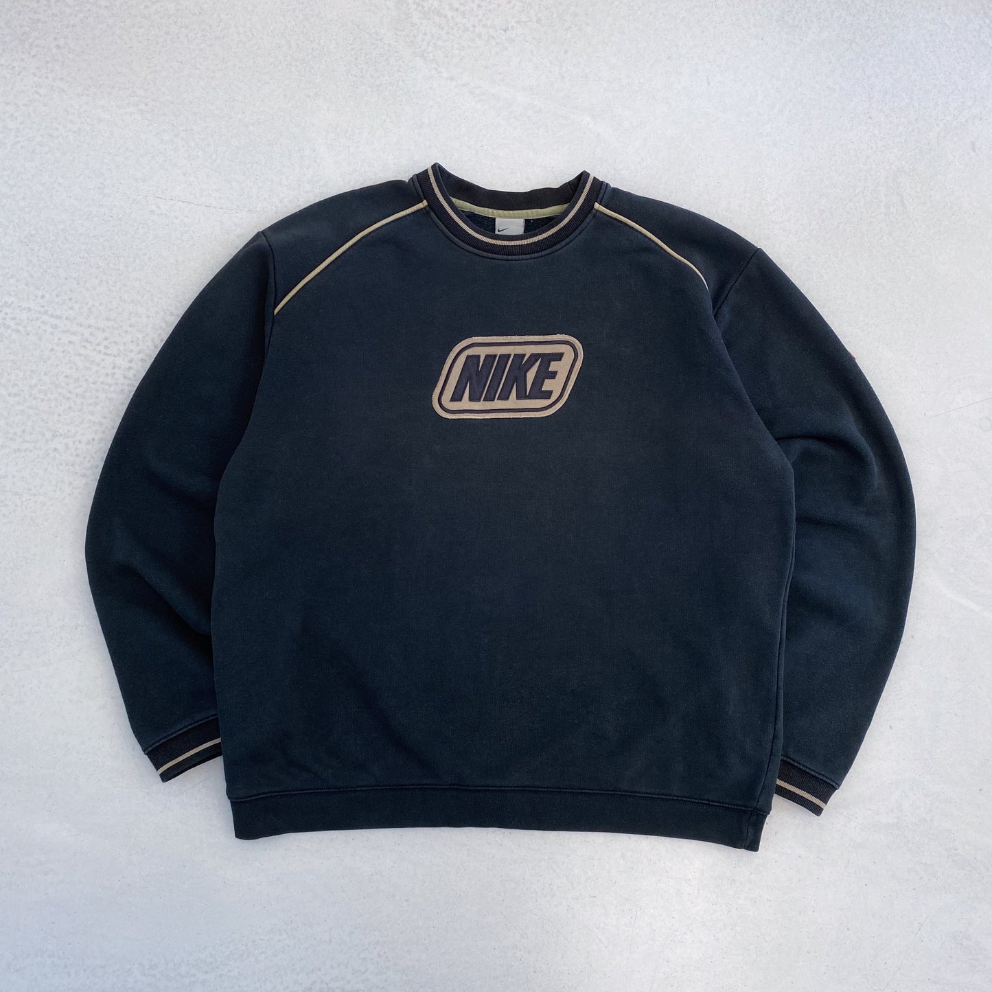Nike heavyweight sweatshirt (XL)