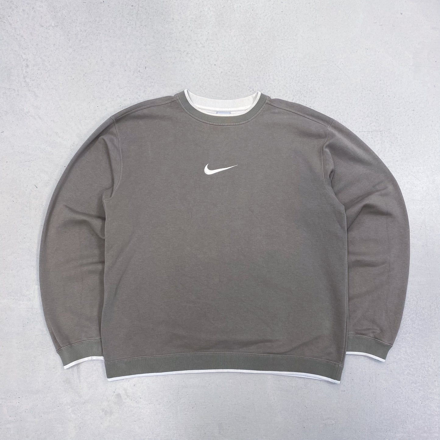 Nike heavyweight sweatshirt (L)
