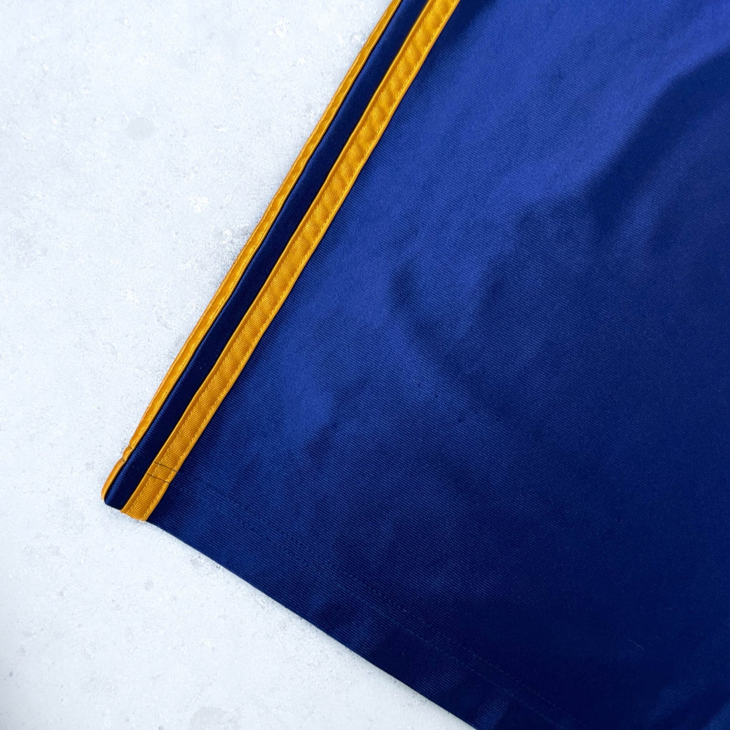 Adidas basketball jersey (XL)