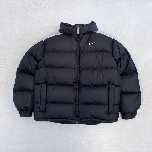 Sort vintage Nike streetwear pufferjakke front