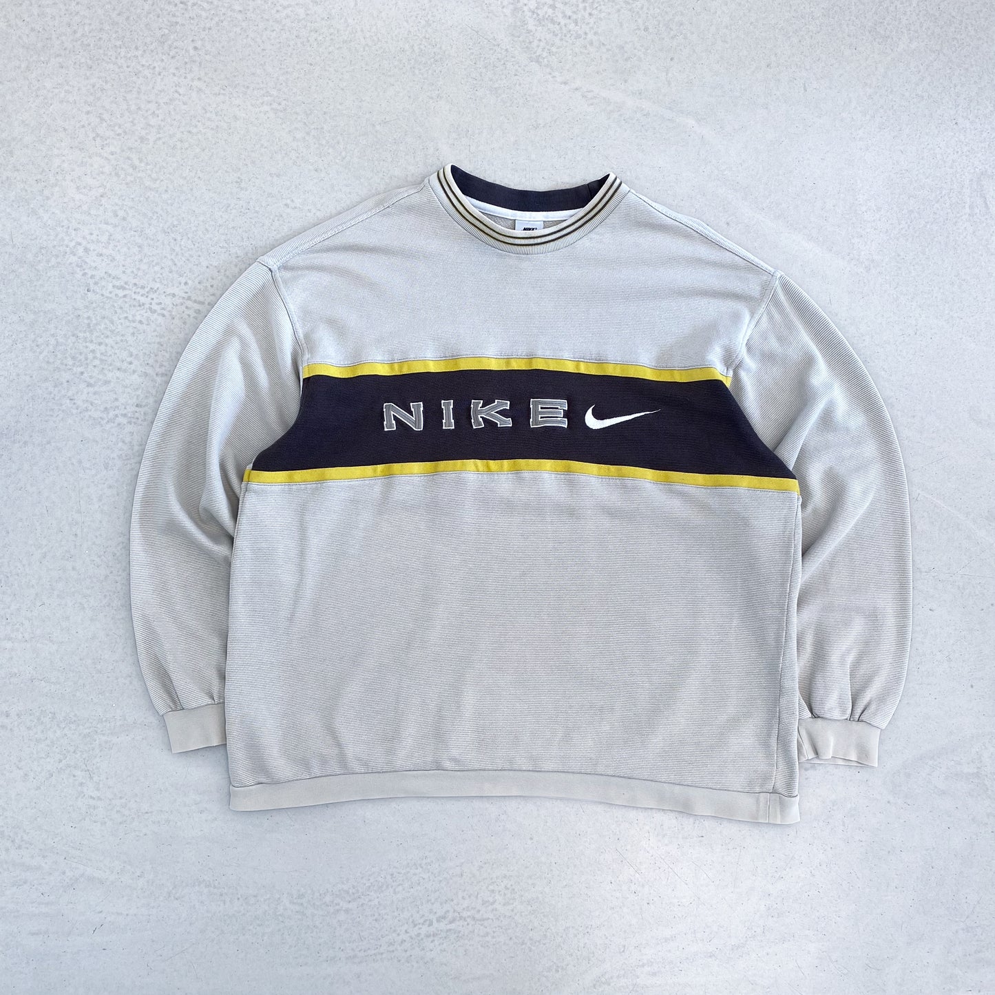 Nike RARE 1990s heavyweight embroidered sweatshirt (XL)